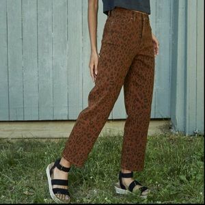 Universal Thread Leopard Print Cropped Ankle Jeans